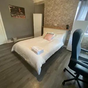 Bed & Breakfast Lovely Private In Sandilands Dr Ab24, Aberdeen